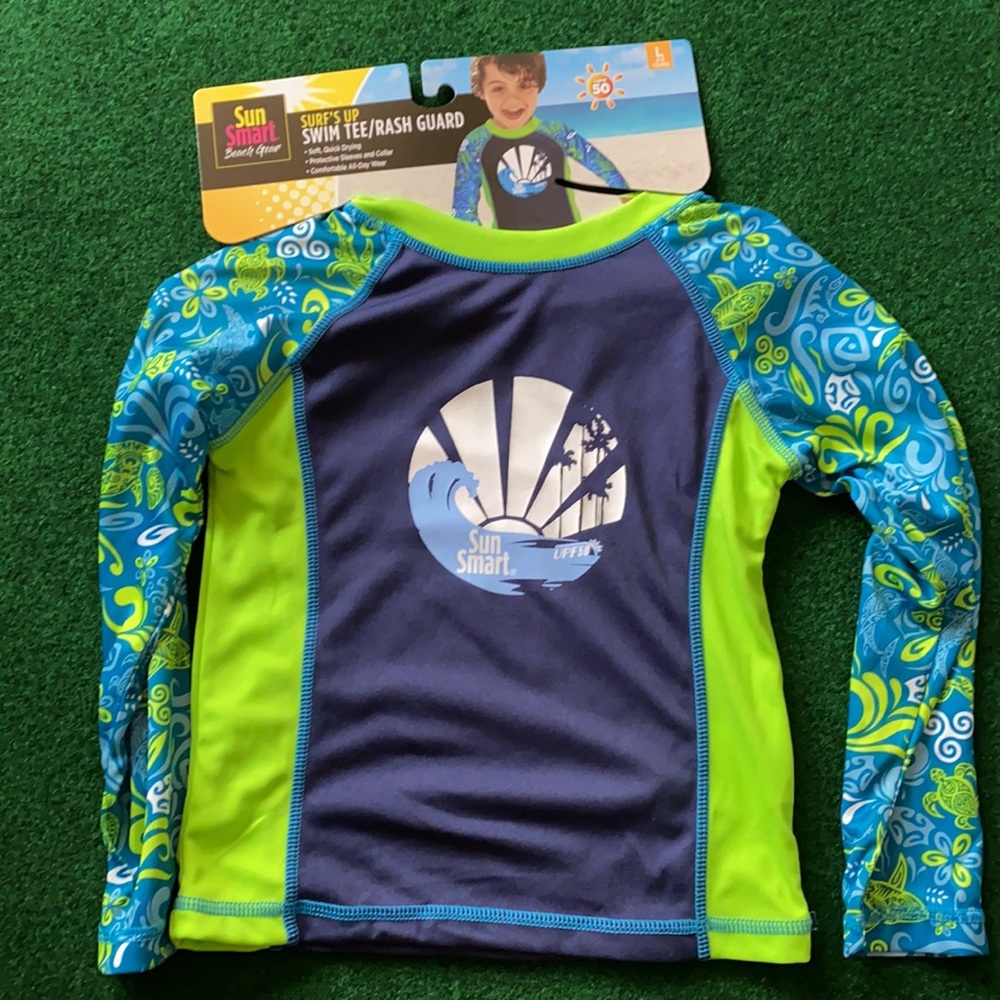 Rash Guard - Picture 5 of 5